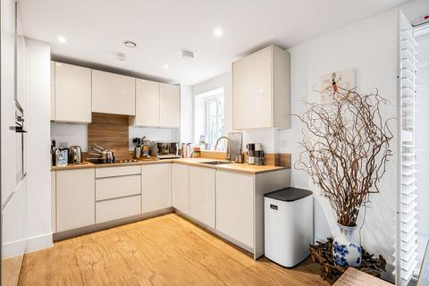 2 bedroom apartment for sale, De Burgh Gardens, Tadworth, KT20