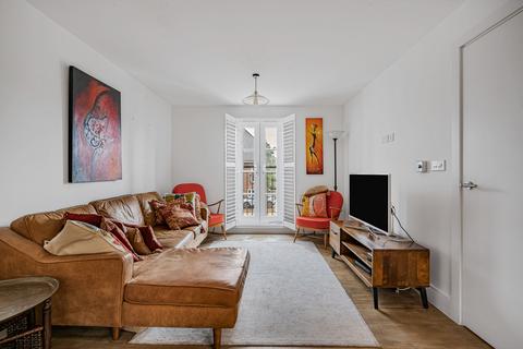 2 bedroom apartment for sale, De Burgh Gardens, Tadworth, KT20