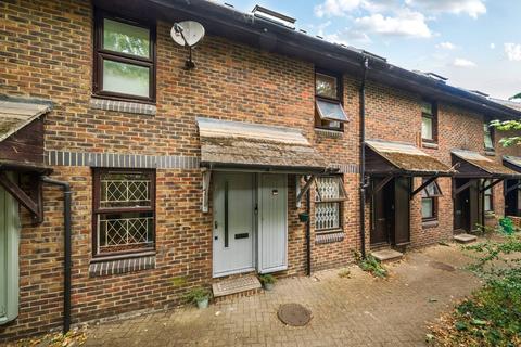 2 bedroom maisonette for sale, Kinburn Street, London, SE16
