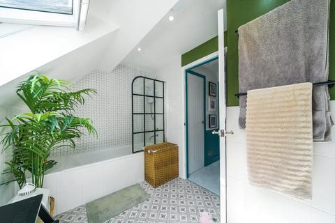 2 bedroom maisonette for sale, Kinburn Street, London, SE16