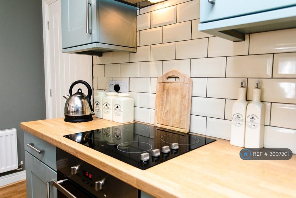 Apartment in Newcastle Upon Tyne - View 2