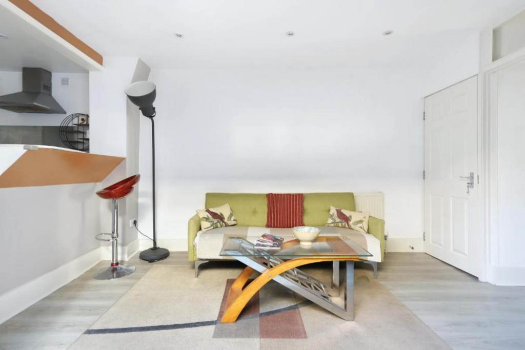 Apartment in Brighton - View 2