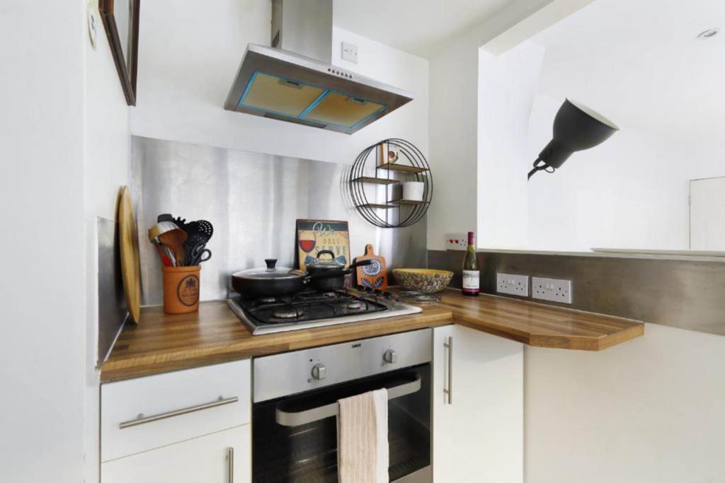 Apartment in Brighton - View 3