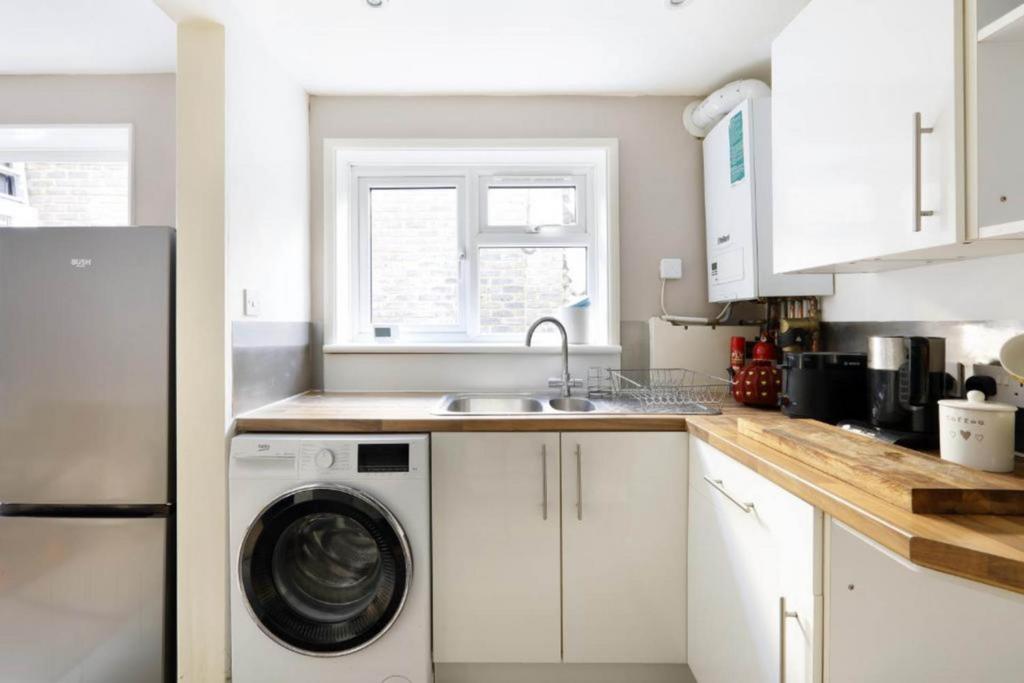 Apartment in Brighton - View 4
