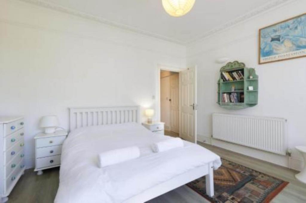 Apartment in Brighton - More