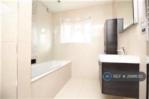 1 bedroom in a house share to rent, Kenilworth Road, Ashford, TW15