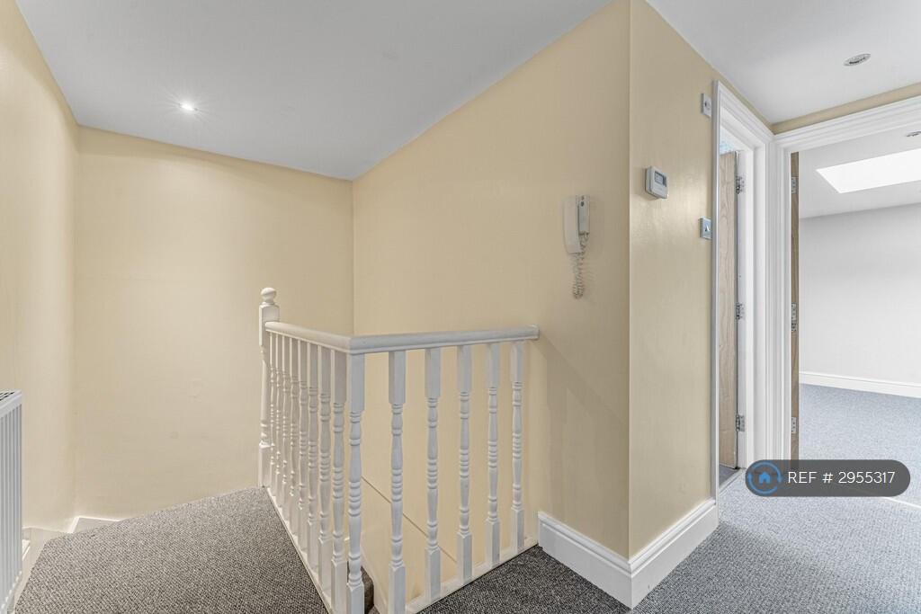 Apartment in London - View 2