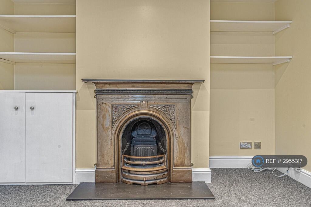 Apartment in London - View 3