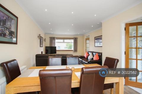 3 bedroom detached house to rent, Howdenhall Drive, Edinburgh, EH16