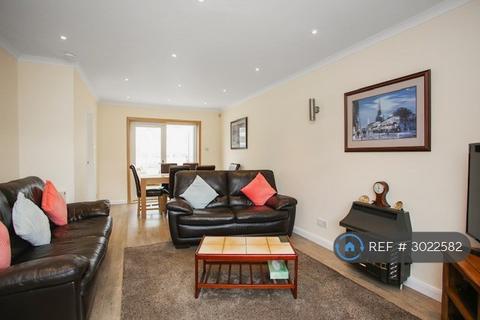 3 bedroom detached house to rent, Howdenhall Drive, Edinburgh, EH16