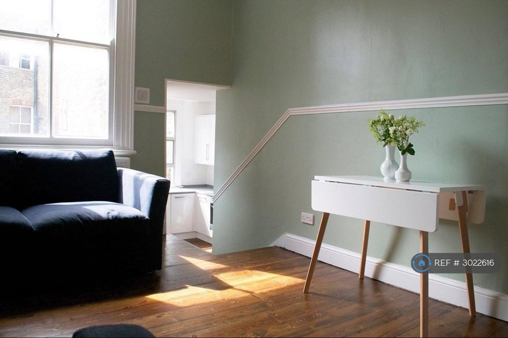 Apartment in Battersea - View 2