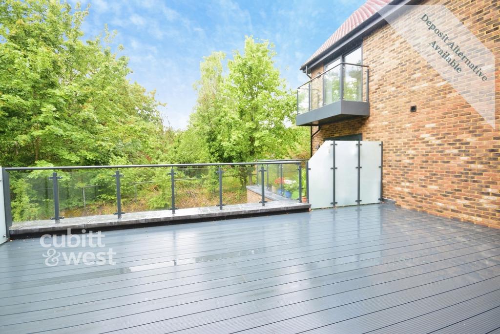 Apartment in Coulsdon - More