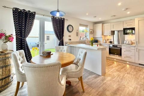 3 bedroom end of terrace house for sale, 25 Great Glen Gardens, Inverness, IV3 8FD