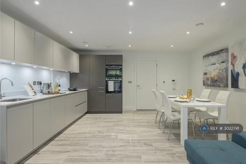 2 bedroom flat to rent, Madingley Road, Cambridge, CB3