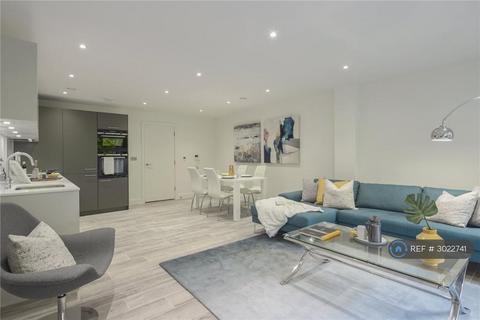 2 bedroom flat to rent, Madingley Road, Cambridge, CB3