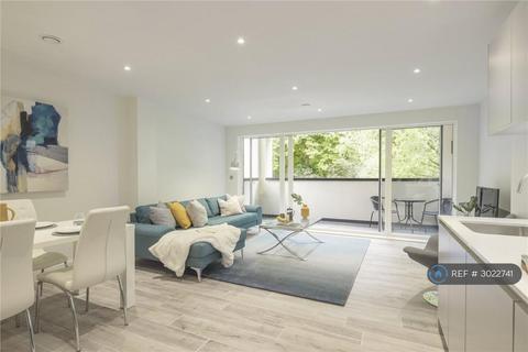 2 bedroom flat to rent, Madingley Road, Cambridge, CB3
