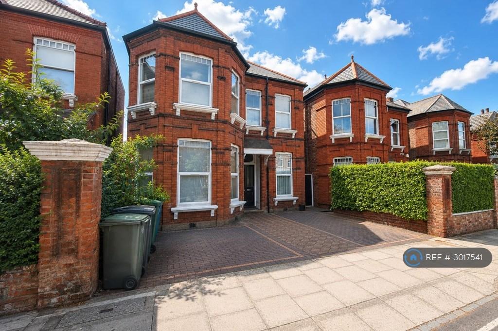 Apartment in London, Kilburn - More