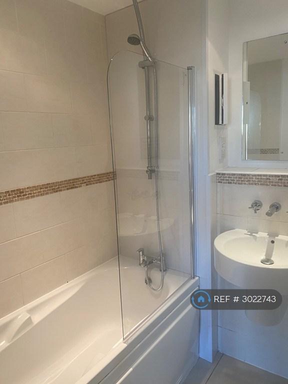 Apartment in Cardiff - View 5