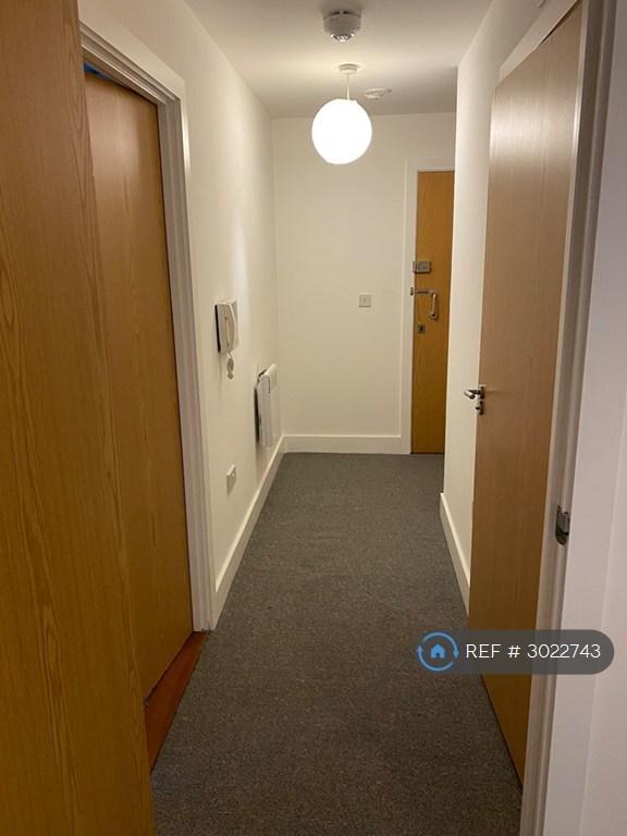 Apartment in Cardiff - More