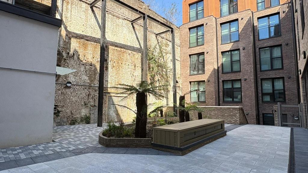 Apartment in London - View 5