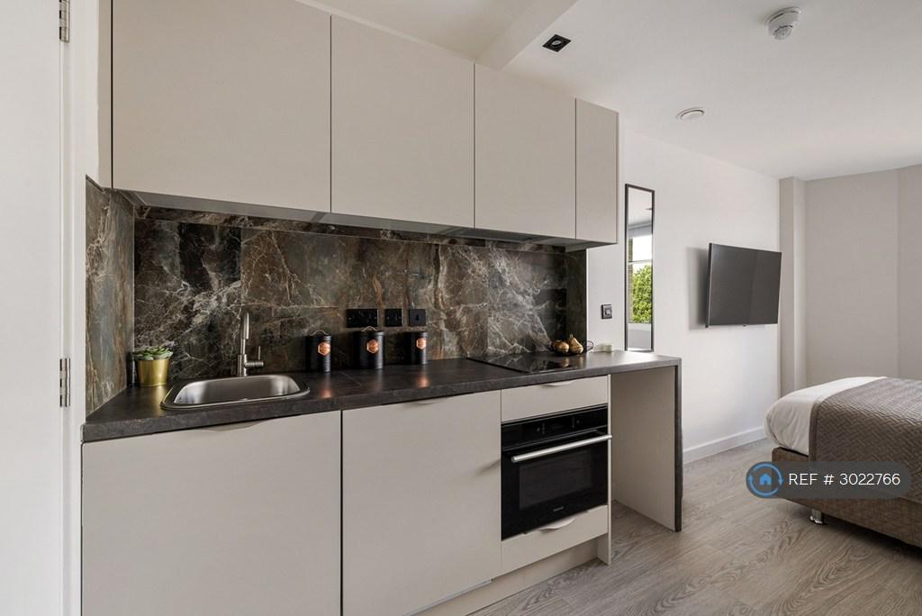 Apartment in Harrow - View 3