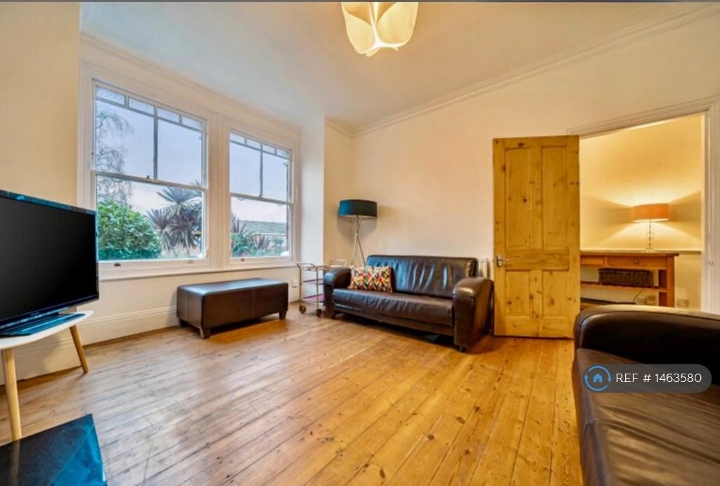 House in London - View 2
