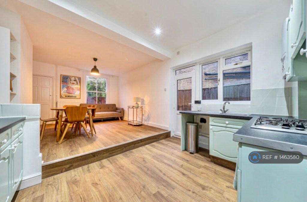 House in London - View 5