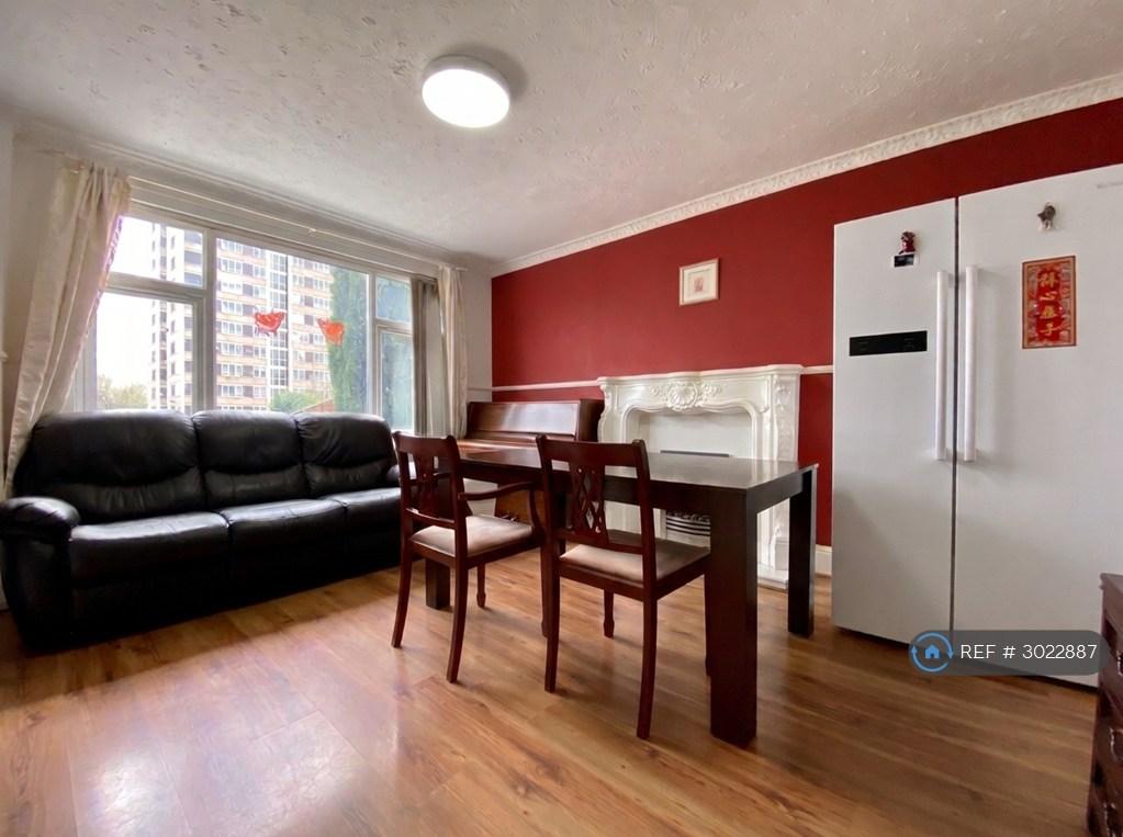 House in Newcastle Upon Tyne - View 3