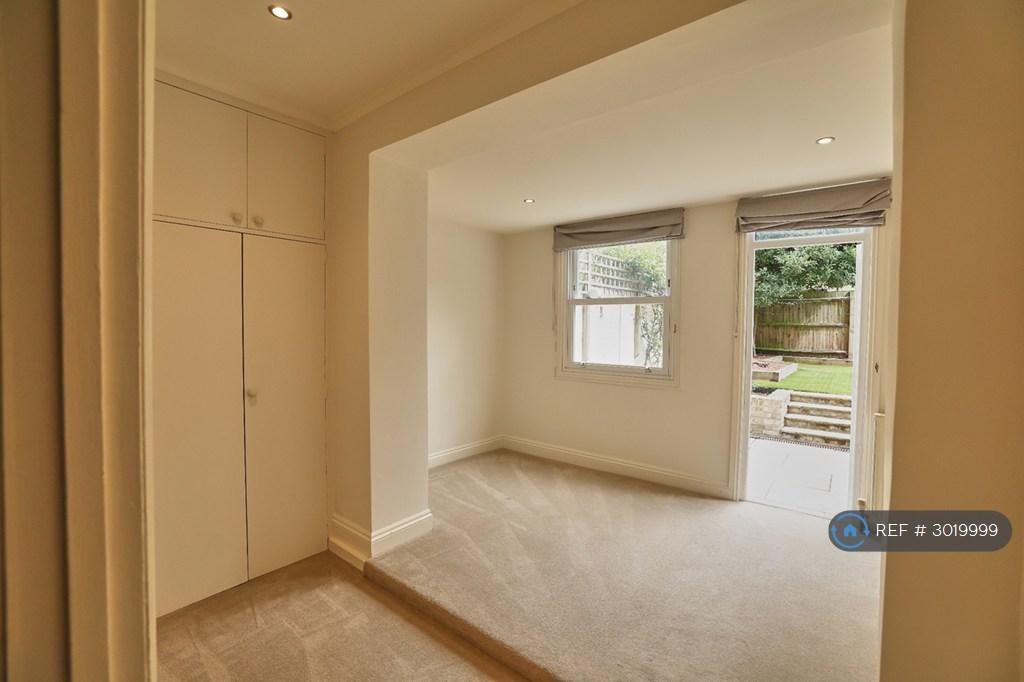 Apartment in London - More