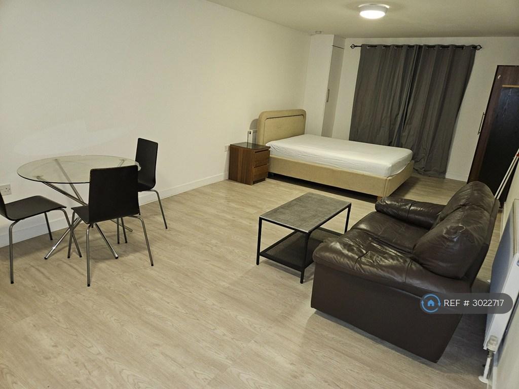 Apartment in London - View 5