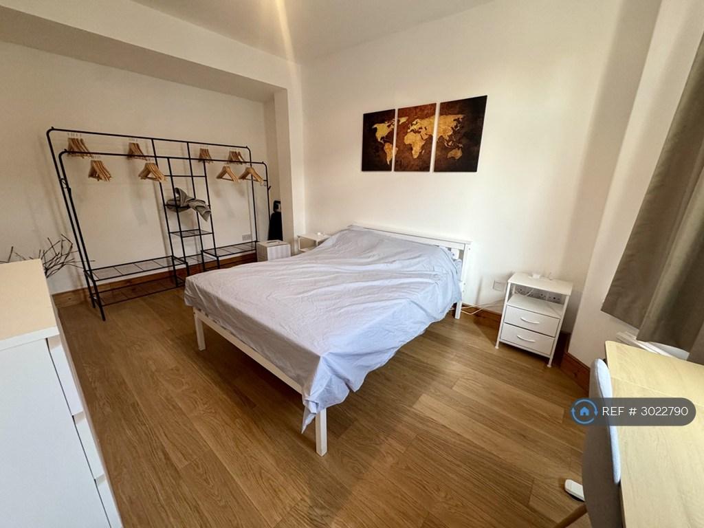 Apartment in London - View 3