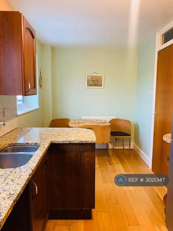 Apartment in London - More