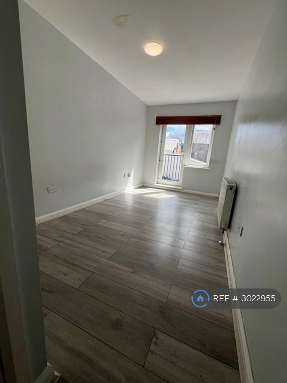 Apartment in London, Clapton Park, Homerton - View 3
