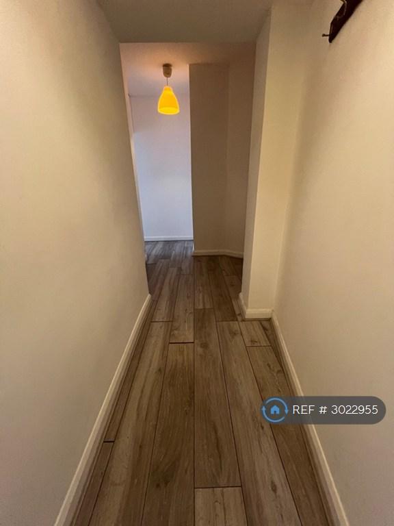 Apartment in London, Clapton Park, Homerton - View 4