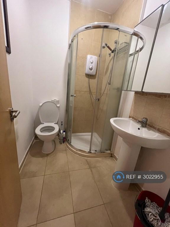 Apartment in London, Clapton Park, Homerton - View 5