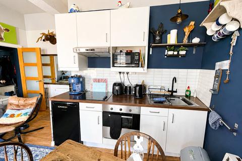 1 bedroom flat for sale, Tudor Square, Pembrokeshire SA70