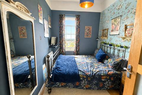 1 bedroom flat for sale, Tudor Square, Pembrokeshire SA70