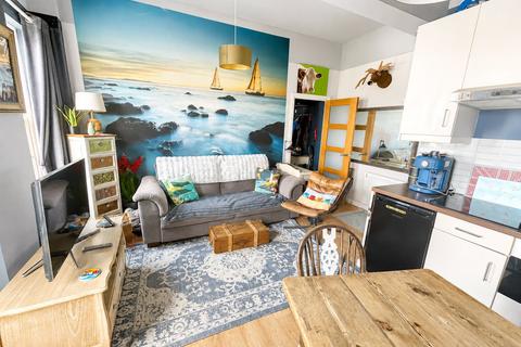 1 bedroom flat for sale, Tudor Square, Pembrokeshire SA70