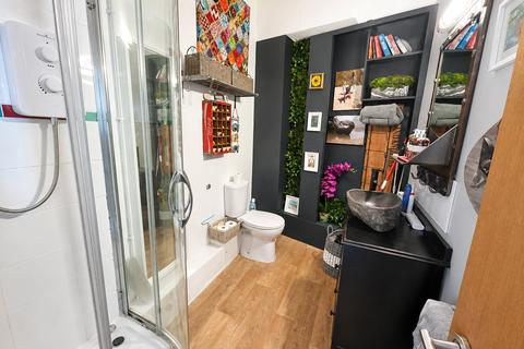 1 bedroom flat for sale, Tudor Square, Pembrokeshire SA70