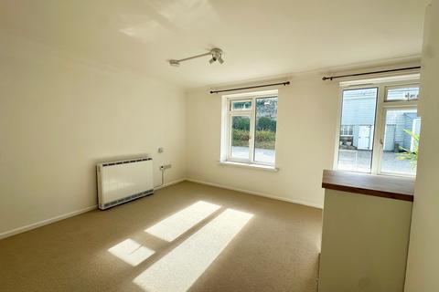 2 bedroom flat to rent, West End, Marazion, TR17