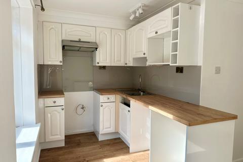 2 bedroom flat to rent, West End, Marazion, TR17