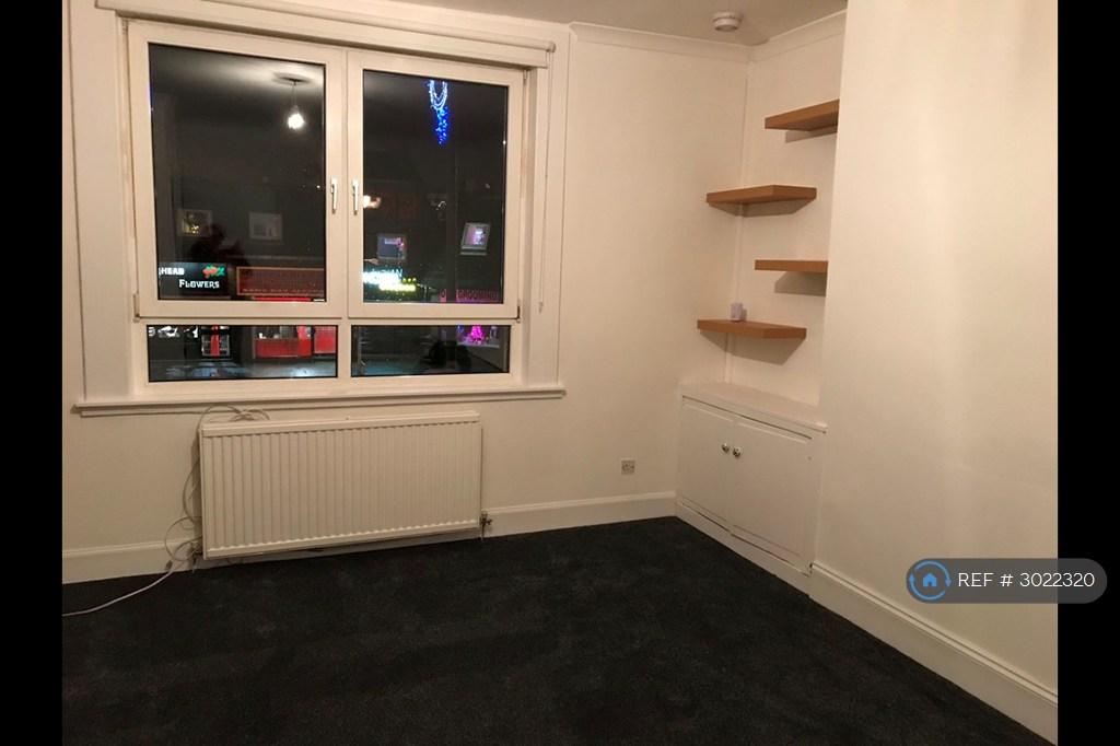 Apartment in Glasgow, North Lanarkshire - View 2