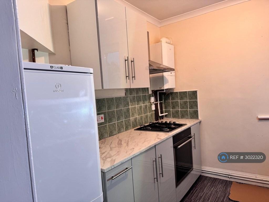 Apartment in Glasgow, North Lanarkshire - View 3
