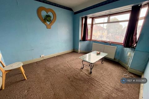 2 bedroom flat to rent, Somerset Road, Southall, UB1