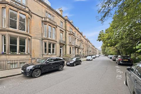 2 bedroom flat for sale, 20 (3F) Buckingham Terrace, Dean Bridge, West End, Edinburgh, EH4