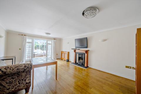undefined, Kings Avenue, Bromley, BR1