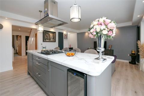4 bedroom semi-detached house for sale, West View Close, West Yorkshire BD18