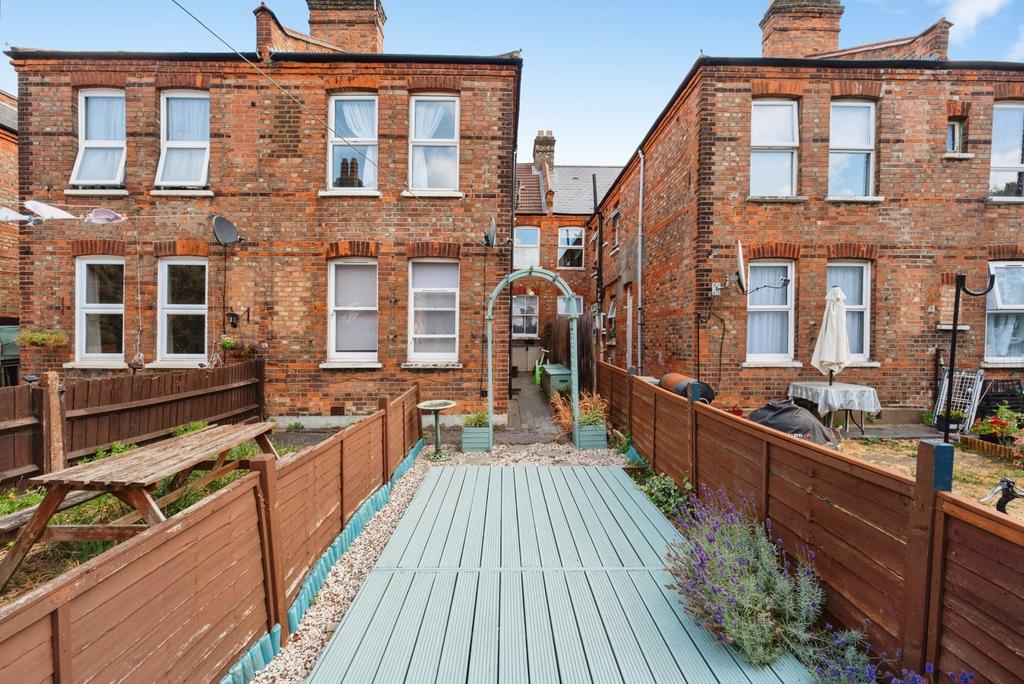 Apartment in Walthamstow - View 5