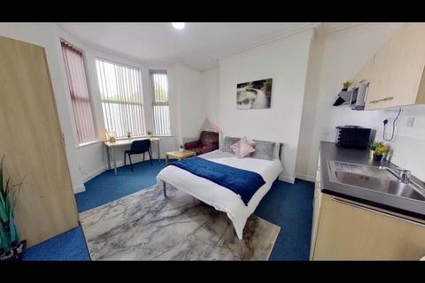 Studio to rent, Barrfield Road, Salford,