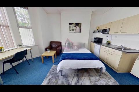 Studio to rent, Barrfield Road, Salford,
